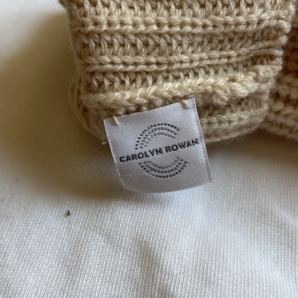 Carolyn Rowan Fingerless Gloves Italian Merino Wool Swarovski Flower Appliqués - Picture 4 of 8